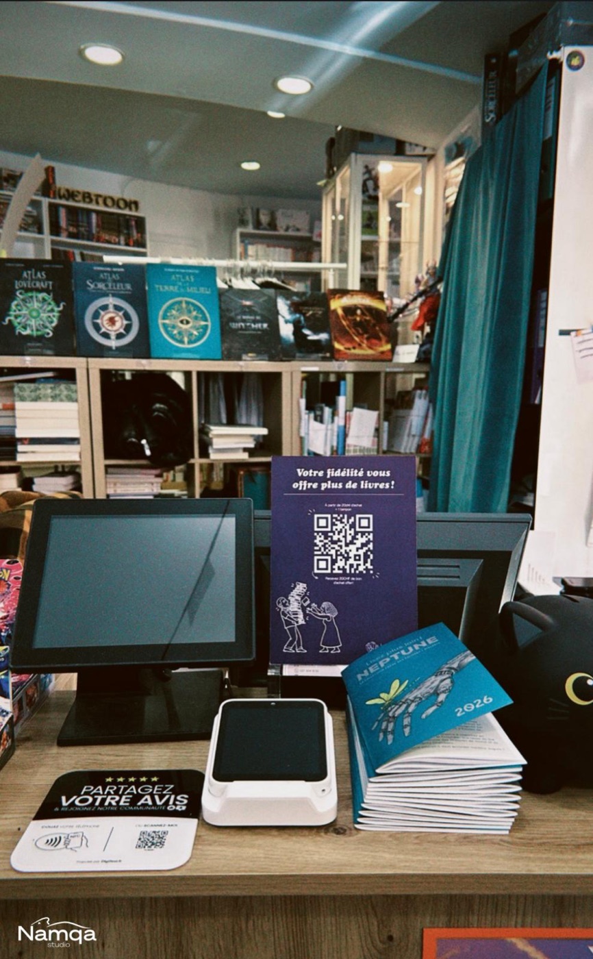 Chevalet QR à la caisse d'une librairie